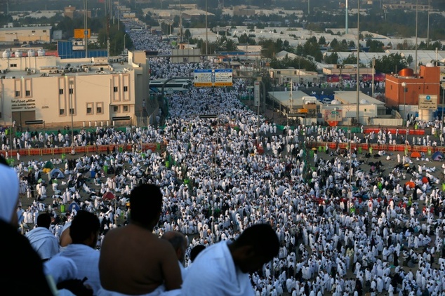 Jutaan Jemaah Haji Wukuf di Padang Arafah